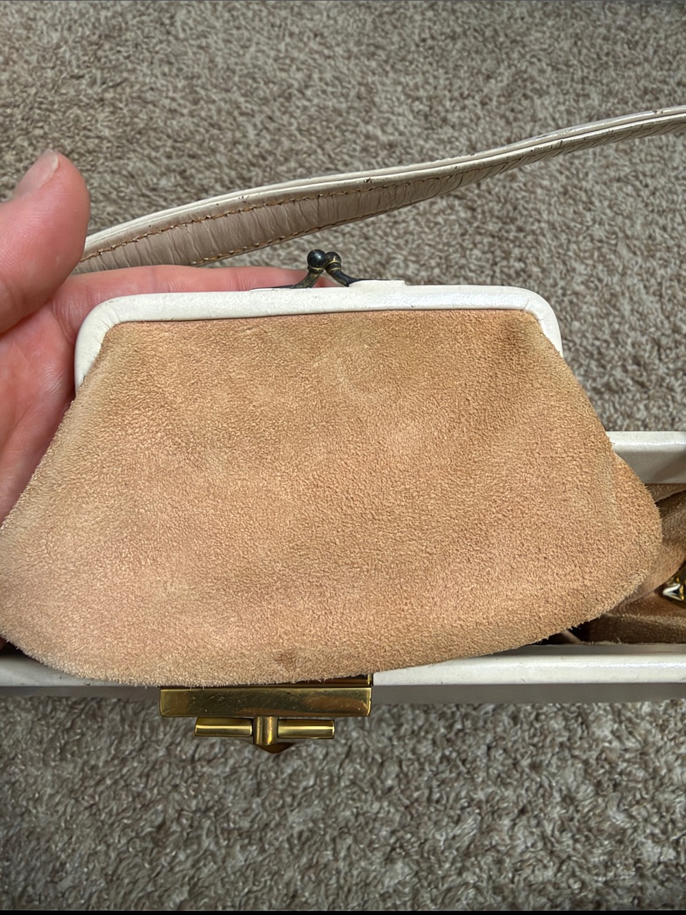 Fassbender Vintage Elegant Cream Top-Handle Handbag with Gold Hardware - Picture 10 of 17